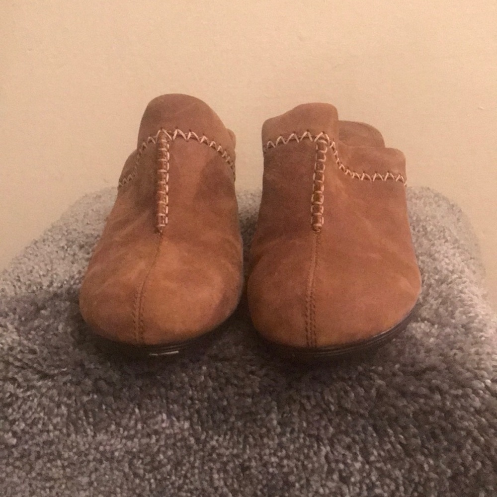 Tan wedge Outbacks